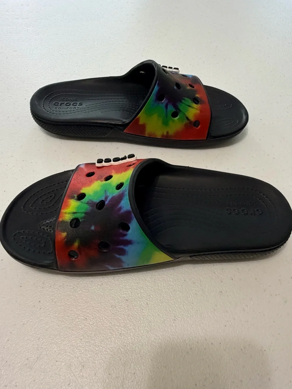 CROCS vibrant tie